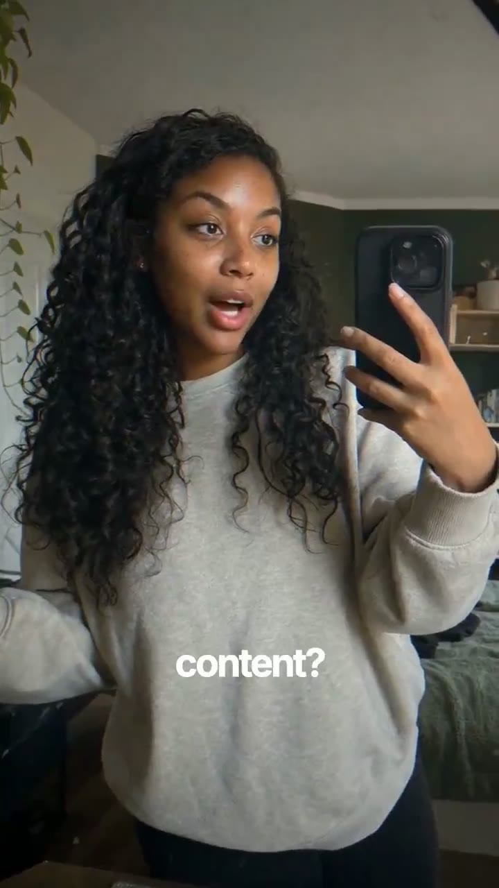 Creator, desk AI creator UGC ad